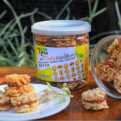 Rice Cracker Stuffed with Tamarind Jam